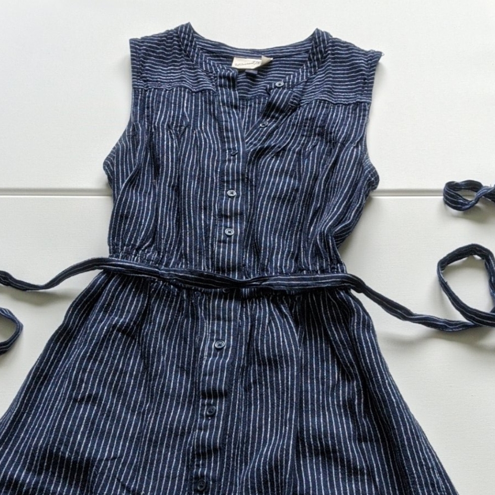 Universal Thread Navy striped sleeveless dress